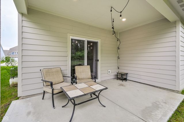 2560 Lanai Lane, Greenwood, IN 46143