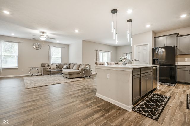 2560 Lanai Lane, Greenwood, IN 46143