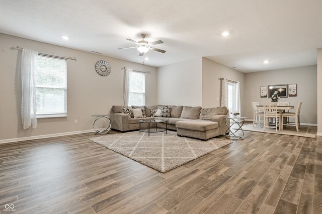 2560 Lanai Lane, Greenwood, IN 46143