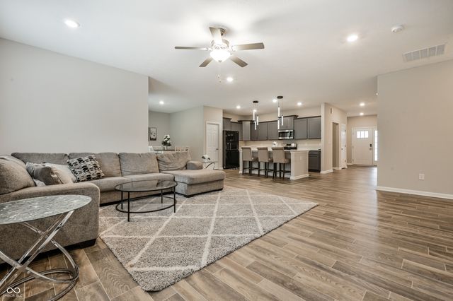 2560 Lanai Lane, Greenwood, IN 46143