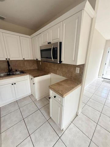 14755 SW 302nd St, Homestead, FL 33033