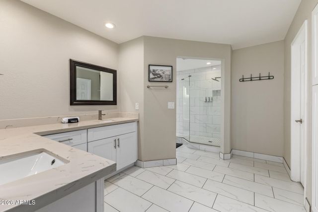 6022 E HILLERY Drive, Scottsdale, AZ 85254