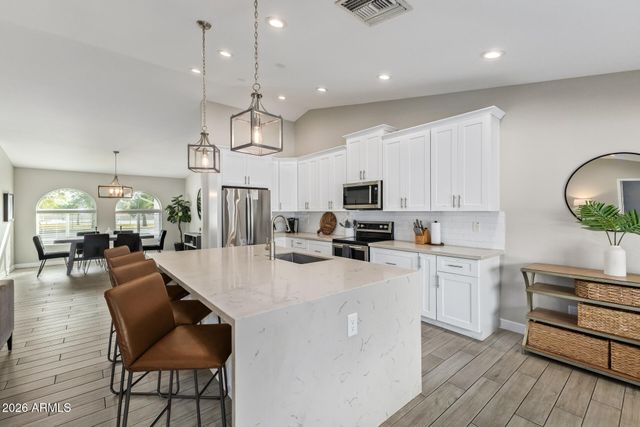 6022 E HILLERY Drive, Scottsdale, AZ 85254