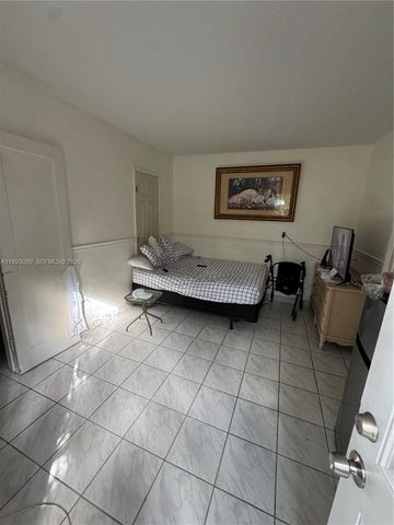 971 E 13th St, Hialeah, FL 33010