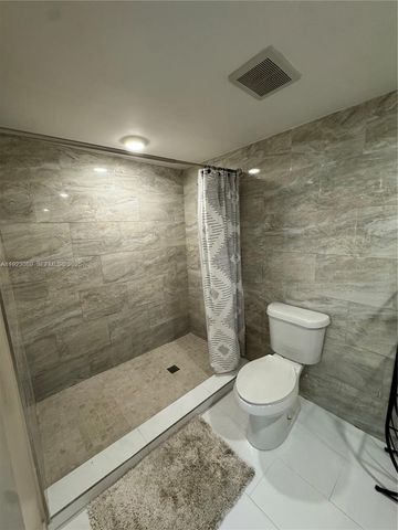 971 E 13th St, Hialeah, FL 33010