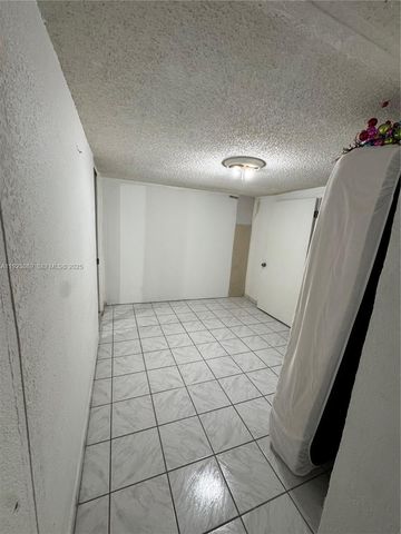 971 E 13th St, Hialeah, FL 33010