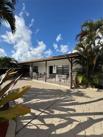 971 E 13th St, Hialeah, FL 33010