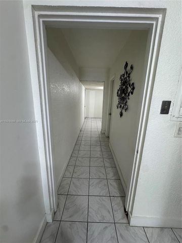 971 E 13th St, Hialeah, FL 33010