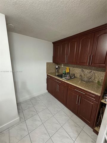 971 E 13th St, Hialeah, FL 33010