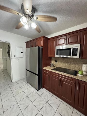 971 E 13th St, Hialeah, FL 33010