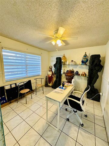 971 E 13th St, Hialeah, FL 33010