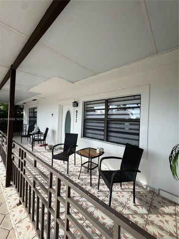 971 E 13th St, Hialeah, FL 33010