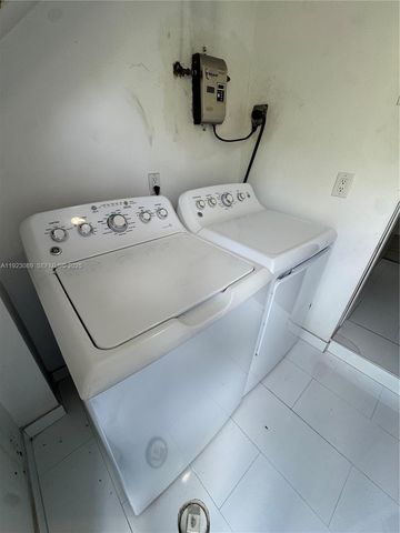 971 E 13th St, Hialeah, FL 33010