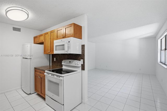 9994 Nob Hill Ct 9994, Sunrise, FL 33351