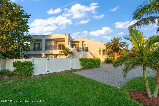 101 Harrison Avenue, Belleair Beach, FL 33786