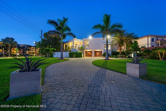 101 Harrison Avenue, Belleair Beach, FL 33786