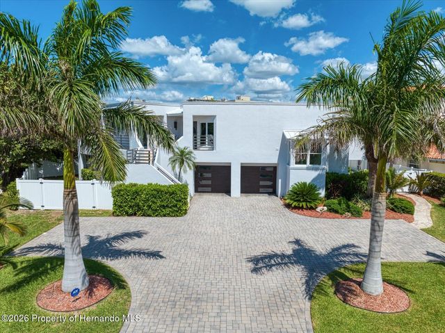 101 Harrison Avenue, Belleair Beach, FL 33786