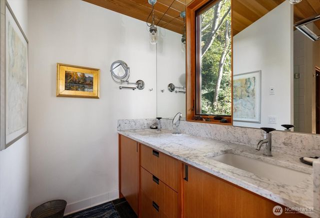 7683 Maxwelton Road, Clinton, WA 98236