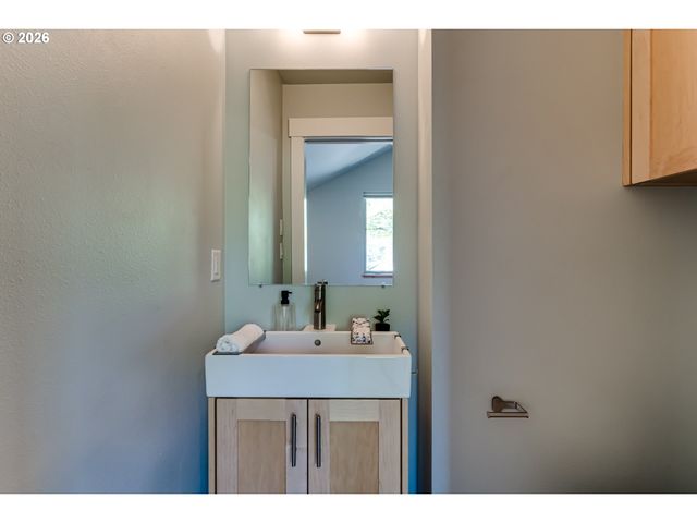 1130 POLK St, Eugene, OR 97402