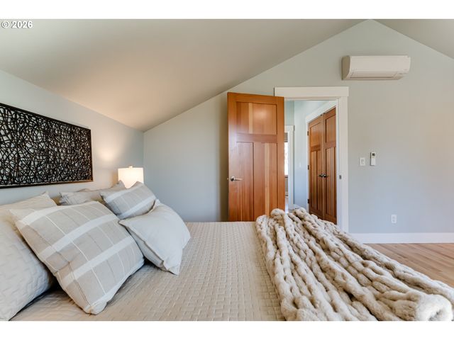 1130 POLK St, Eugene, OR 97402