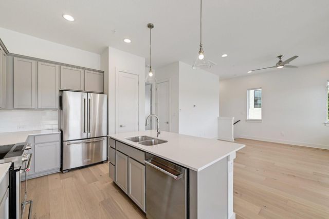 2050 Lohmans Spur 1801, Lakeway, TX 78734