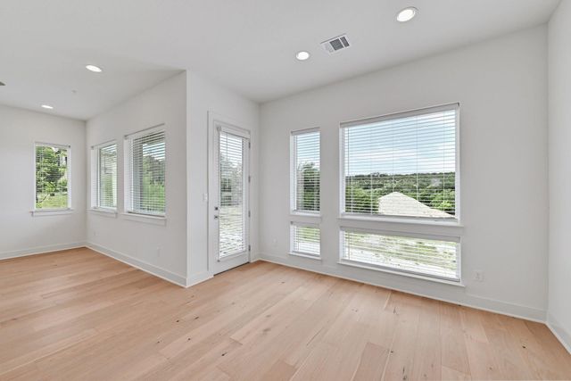 2050 Lohmans Spur 1801, Lakeway, TX 78734