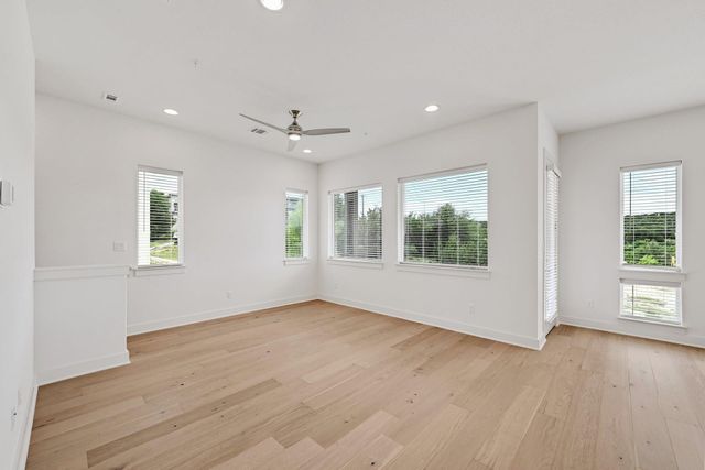 2050 Lohmans Spur 1801, Lakeway, TX 78734