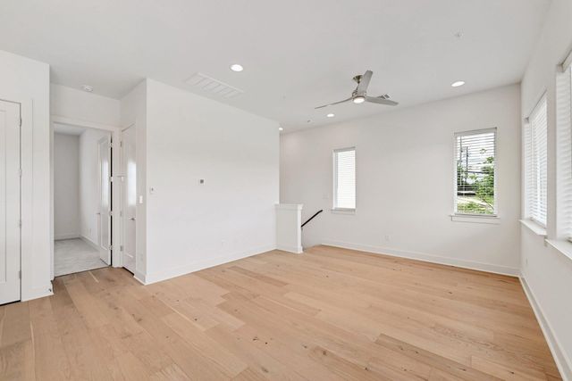 2050 Lohmans Spur 1801, Lakeway, TX 78734