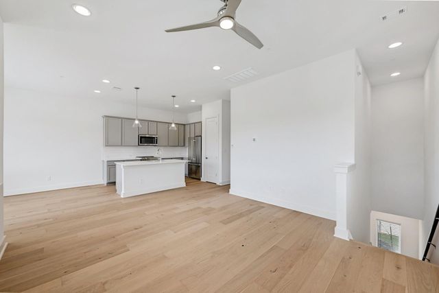 2050 Lohmans Spur 1801, Lakeway, TX 78734