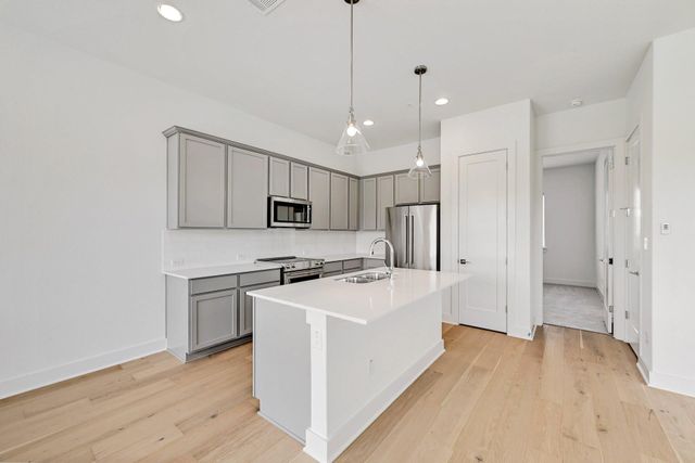 2050 Lohmans Spur 1801, Lakeway, TX 78734