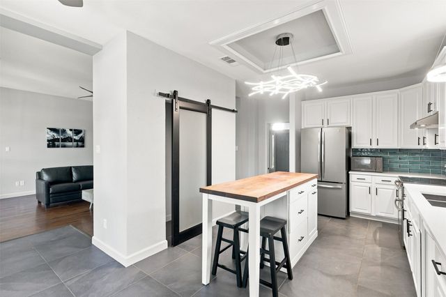 104 Clear Creek Drive, Red Oak, TX 75154