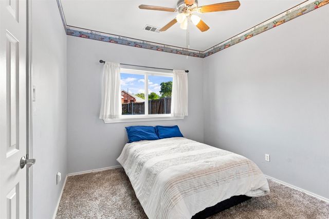 104 Clear Creek Drive, Red Oak, TX 75154