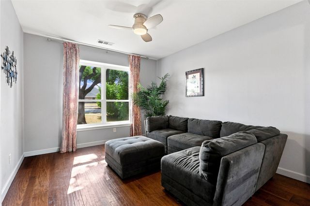 104 Clear Creek Drive, Red Oak, TX 75154