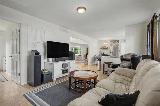 2 WHEATFIELD, Wilmington, DE 19810