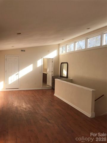 545 Avery Creek Road, Arden, NC 28704