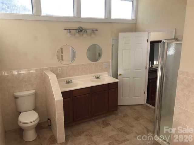 545 Avery Creek Road, Arden, NC 28704