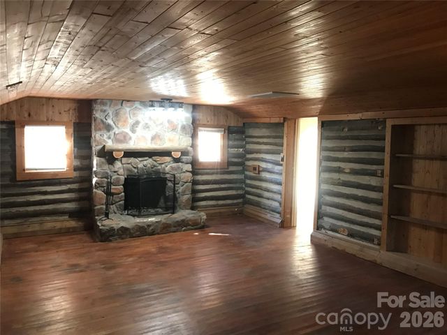 545 Avery Creek Road, Arden, NC 28704