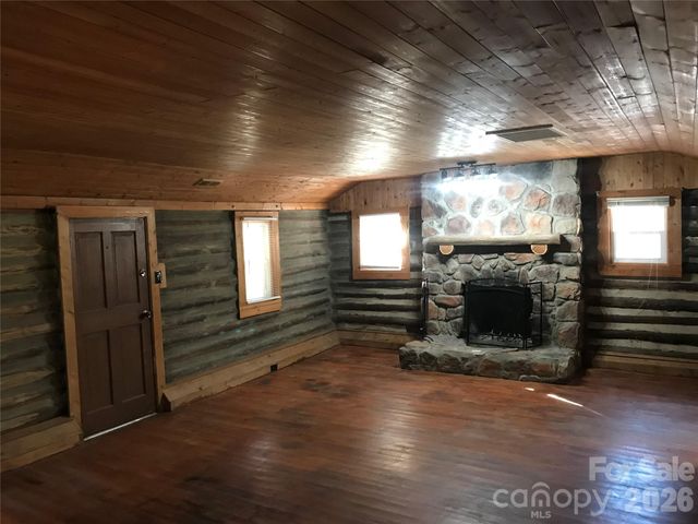 545 Avery Creek Road, Arden, NC 28704