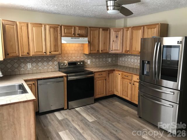 545 Avery Creek Road, Arden, NC 28704