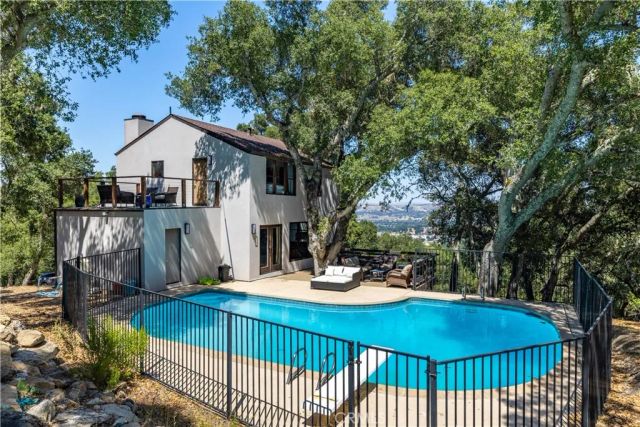 2570 Alturas, Atascadero, CA 93422