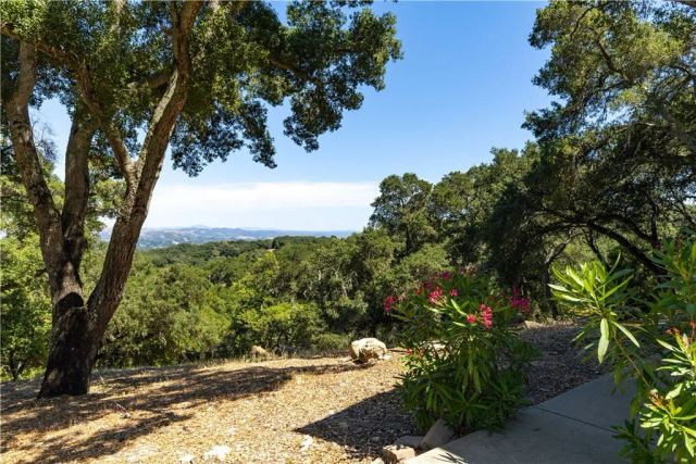 2570 Alturas, Atascadero, CA 93422