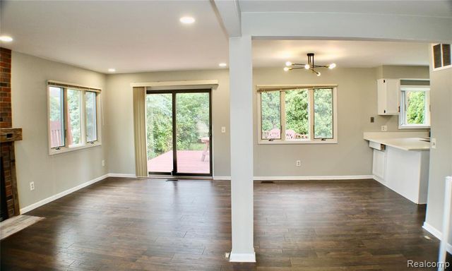 1483 Colony Drive, Rochester Hills, MI 48307