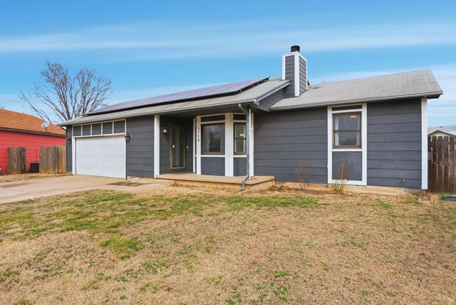 3718 S Arapaho St, Wichita, KS 67215