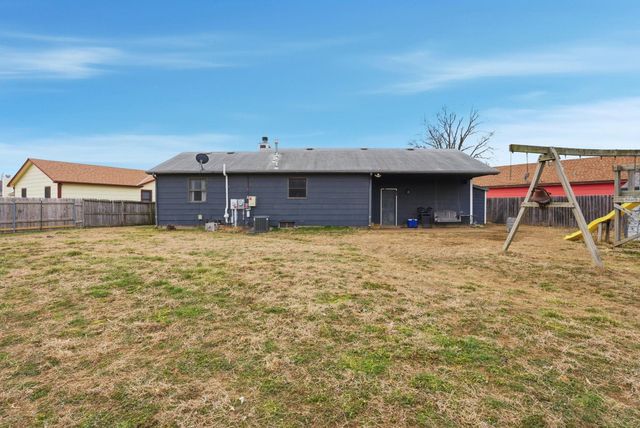 3718 S Arapaho St, Wichita, KS 67215