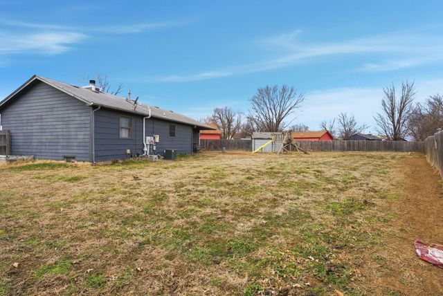 3718 S Arapaho St, Wichita, KS 67215