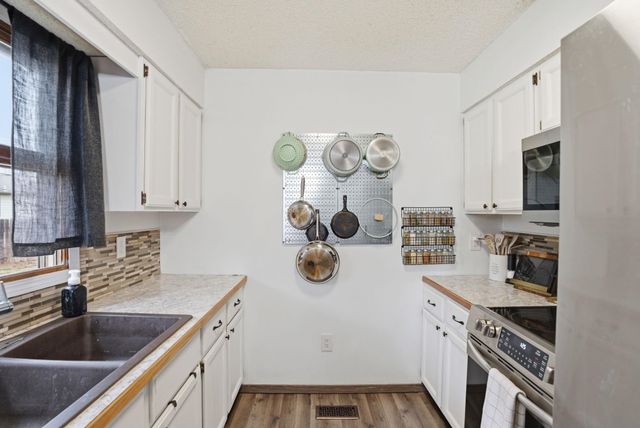 3718 S Arapaho St, Wichita, KS 67215