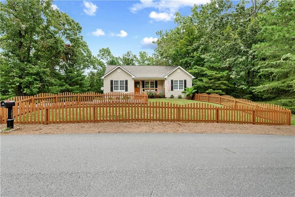 105 Royal Oaks Lane, Dahlonega, GA 30533