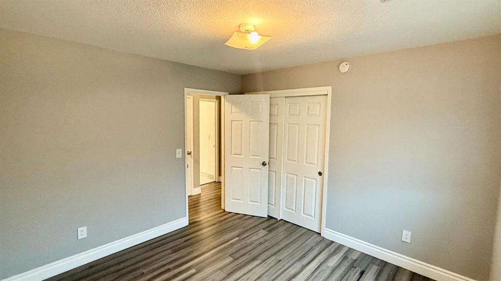 Image 10 of property listing at 2123 Cottonwood Court, Hanford, CA 93230