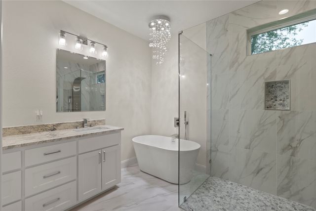 104 Jim Walters Drive, Runaway Bay, TX 76426