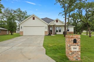 104 Jim Walters Drive, Runaway Bay, TX 76426